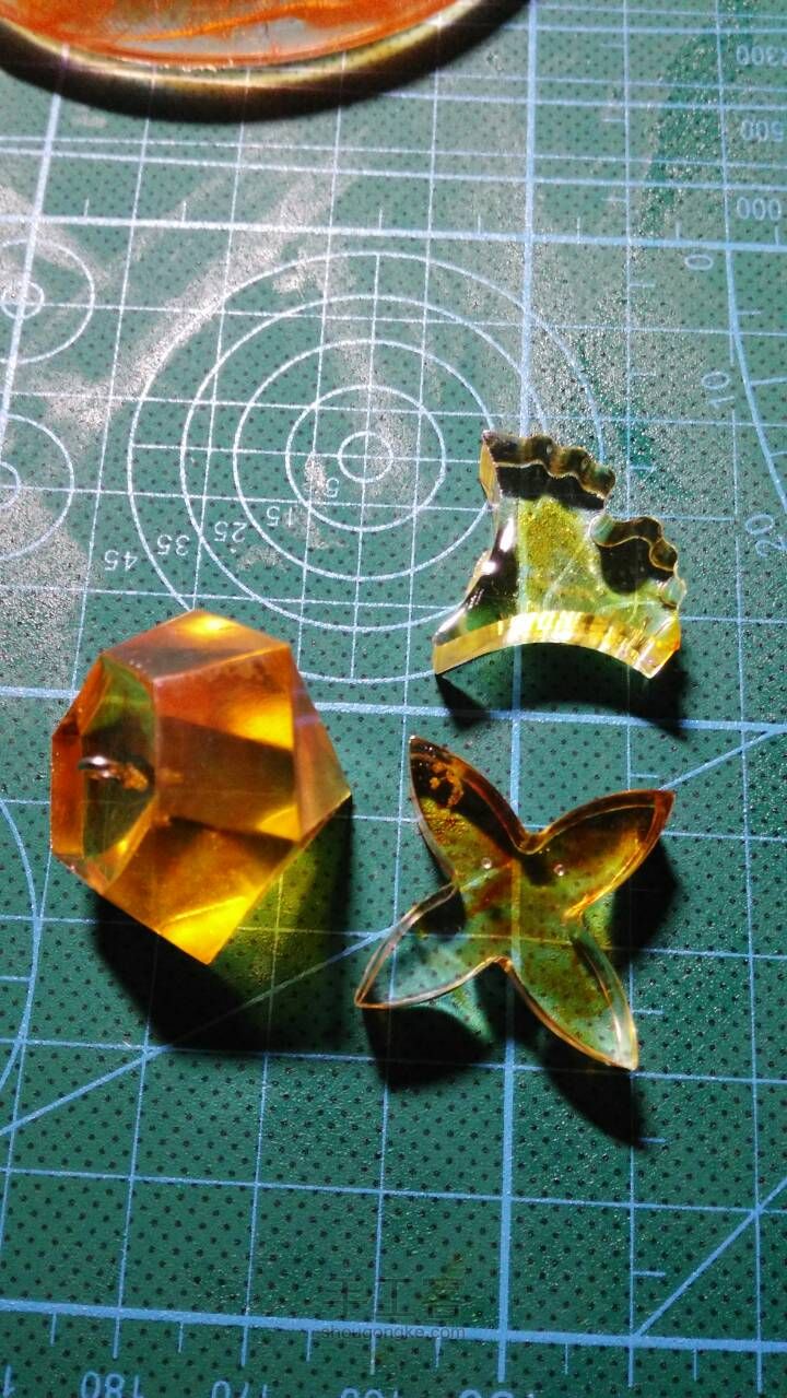 滴胶手镯钻石各种各样的形状 第14步