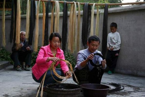贵州三穗竹编特色簸箕工序展示，三穗竹制品经典竹筛分享 第10步