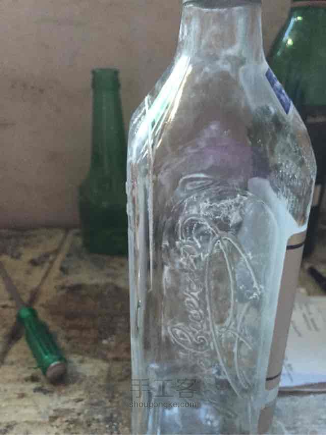 酒瓶子制作花器 第2步