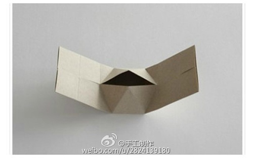 转 立体小房子礼物盒包装的折纸教程 第4步
