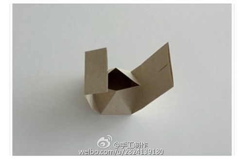 转 立体小房子礼物盒包装的折纸教程 第5步