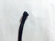 基本结之一，可编织中式服装盘扣，并与其他组合时，做起始结或收尾结，也可编织成耳坠，手链等饰物