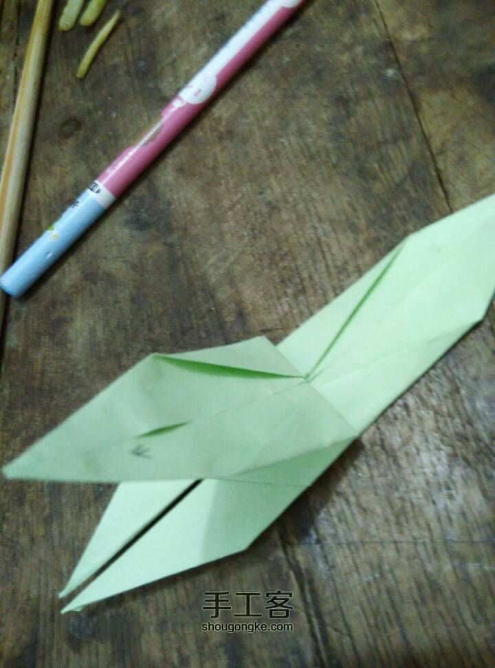 千纸鹤的折法。 第11步