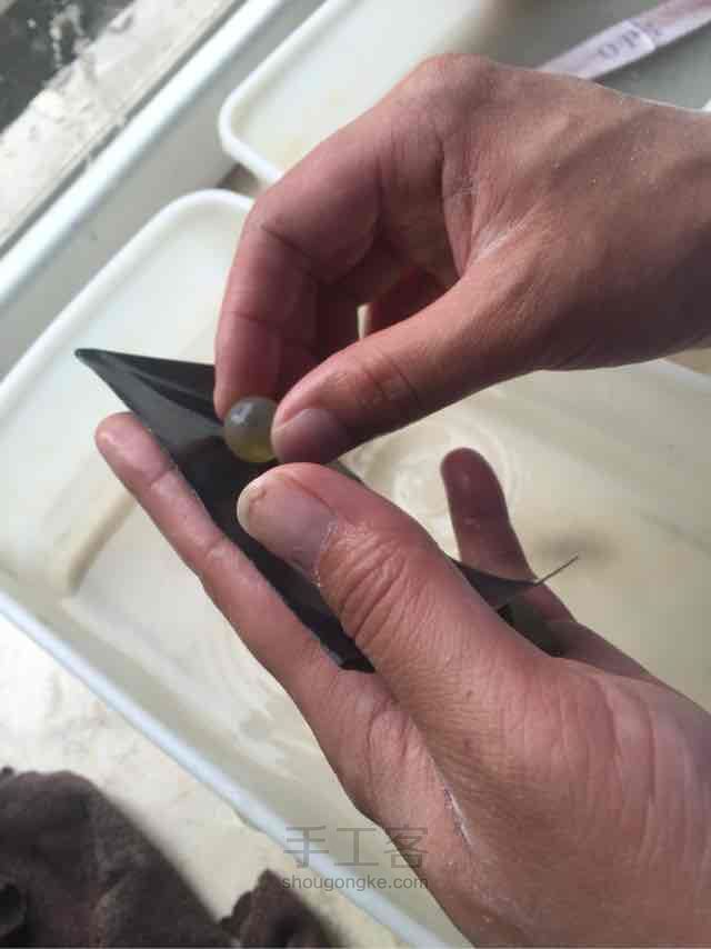 多米尼加蓝珀手工磨珠珠，步骤 第12步