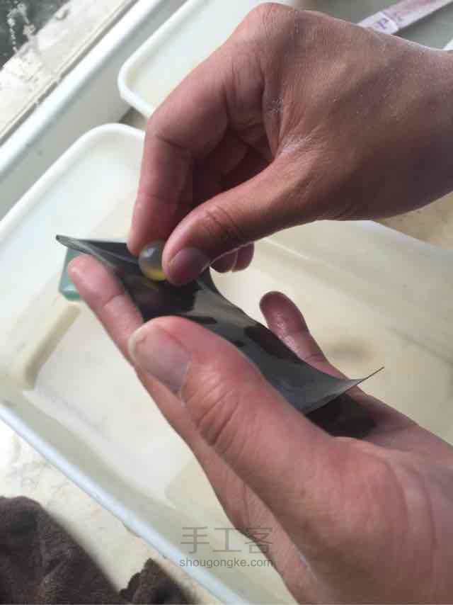 多米尼加蓝珀手工磨珠珠，步骤 第13步