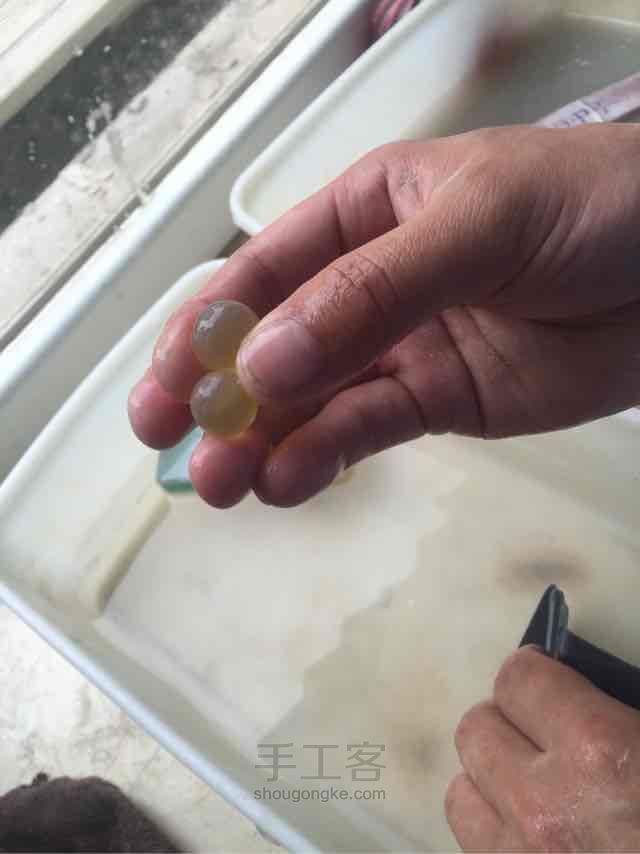 多米尼加蓝珀手工磨珠珠，步骤 第10步