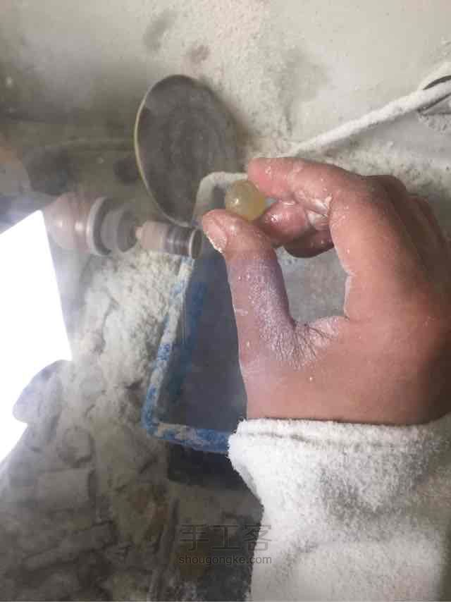 多米尼加蓝珀手工磨珠珠，步骤 第9步