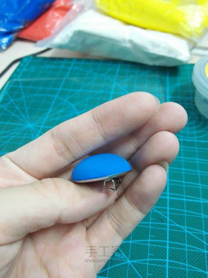 粘土胸章 第5步