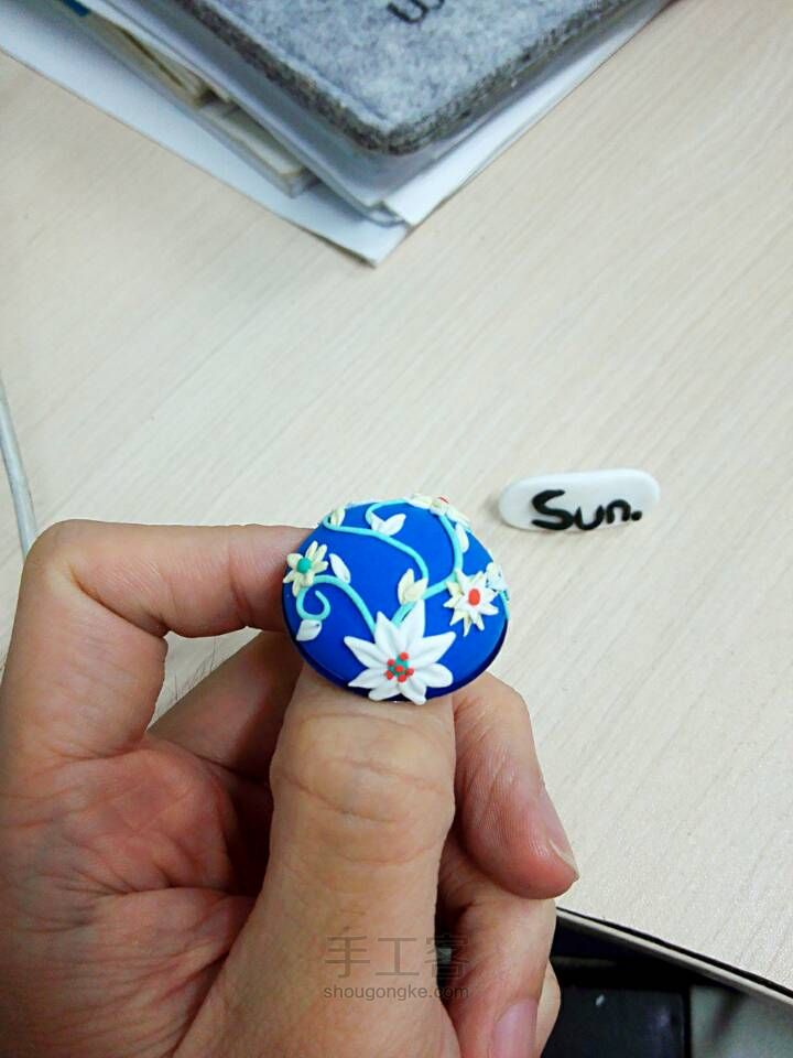粘土胸章 第12步