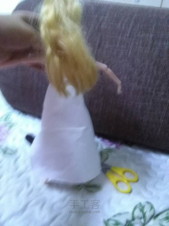 芭比娃娃的餐巾纸婚纱(≧▽≦) 第10步