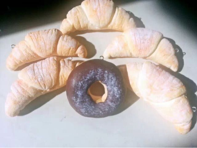 超轻粘土之曲奇😤甜甜圈😤牛角包😤荷包蛋 第1步