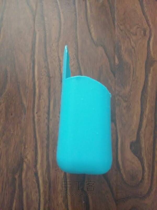 洗头膏瓶子变挂式花瓶 第4步