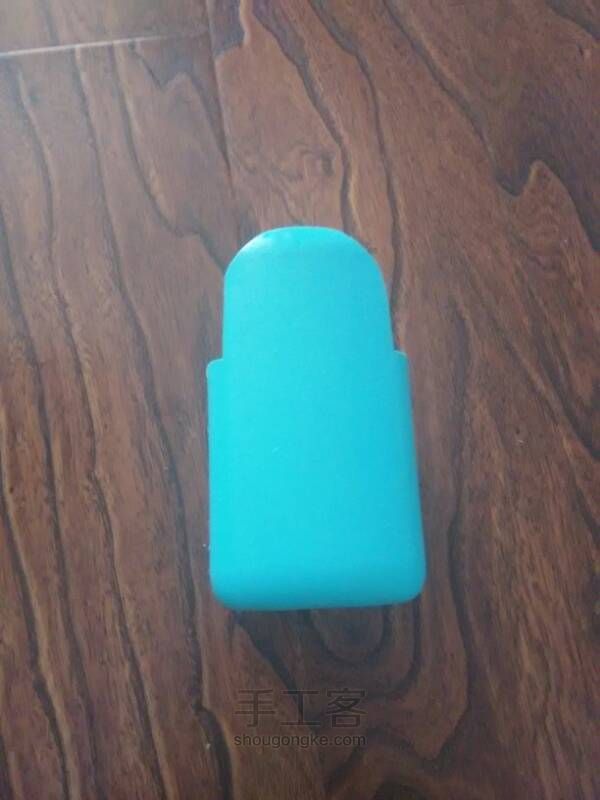 洗头膏瓶子变挂式花瓶 第5步