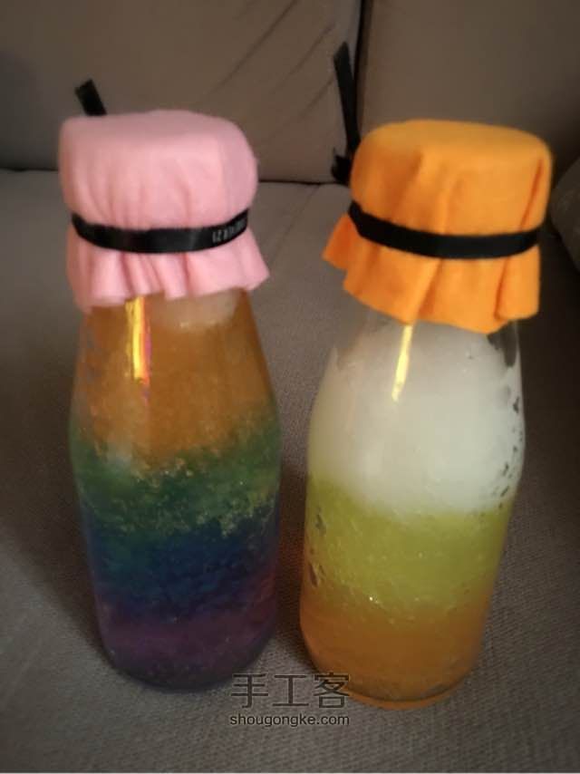 酸奶瓶改造成彩虹瓶啦 第6步