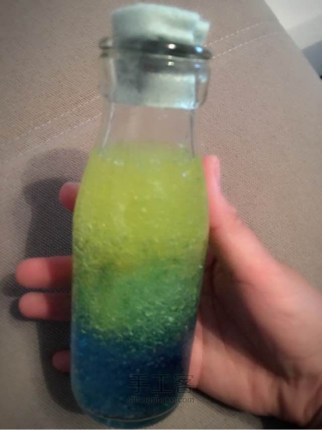 酸奶瓶改造成彩虹瓶啦 第9步
