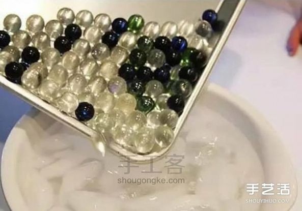 转）水晶玻璃球制作教程 弹珠DIY冰裂水晶的方法 第3步