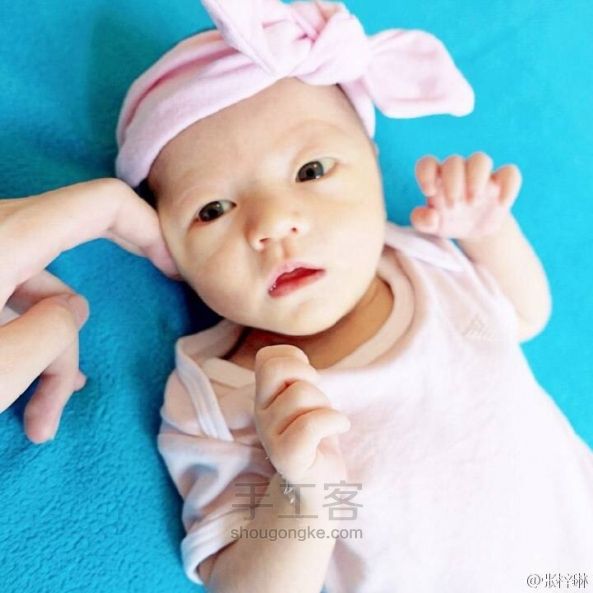 张梓琳女儿粉色婴儿发带教程 第10步