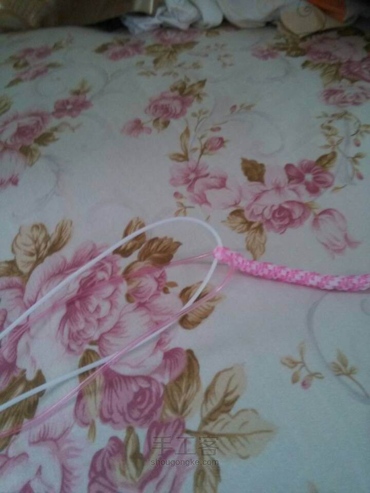 美美的圆形编织绳子法 第1步