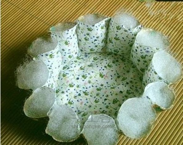 【手工制作】简易又实用的宠物窝制作！~转载于寻独品 第2步
