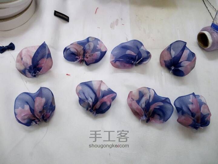 木耳花发夹的做法 第2步