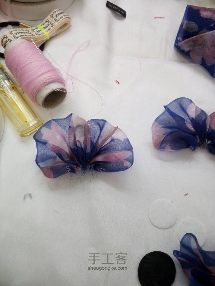 木耳花发夹的做法 第3步
