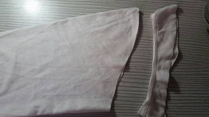 旧T恤的袖子拿来编绳 第3步