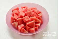 转）夏日清凉西瓜冰沙🍉 第2步