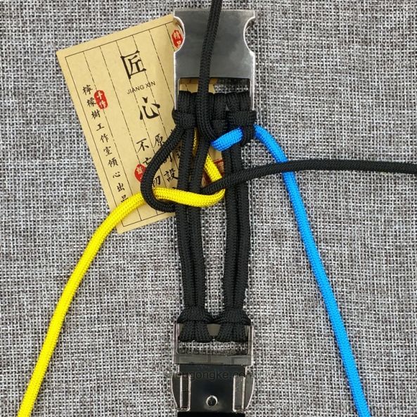 宽款伞绳手链 第17步