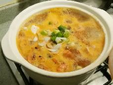炎热的夏天吃点韩式海鲜汤，辣辣鲜鲜的又开胃又可以祛祛体内的湿气。既满足了胃的需求，又对身体好。
