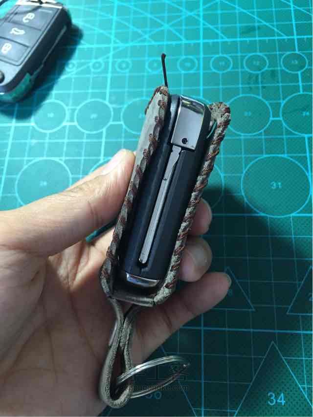 疯马皮汽车钥匙套（高尔夫7、凌渡） 第7步