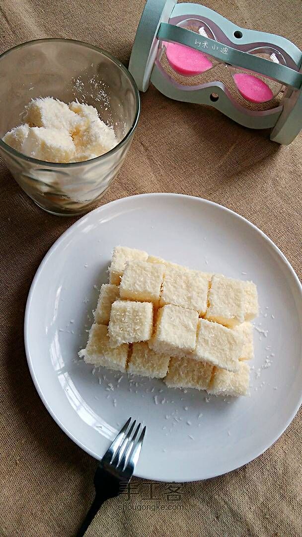 不用烤箱的夏季甜点—牛奶椰丝小方 第6步