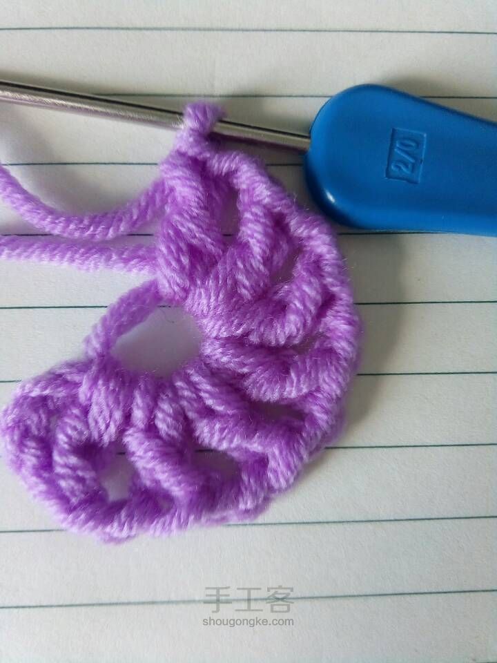 钩织紫色双层花朵教程 第4步