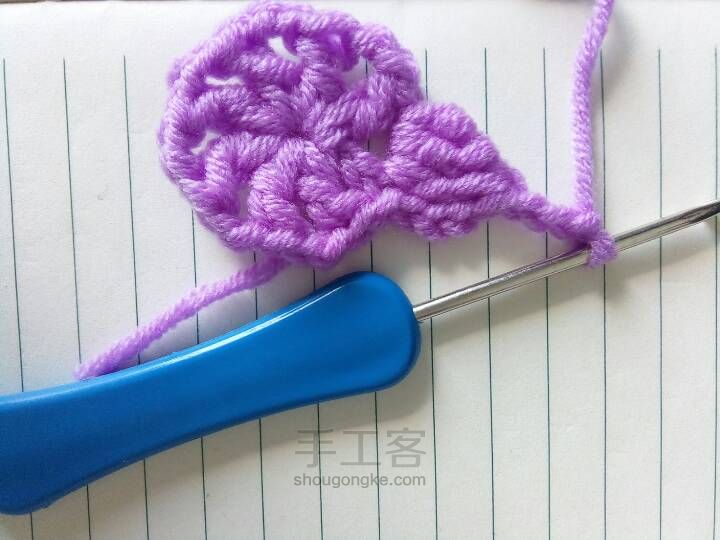 钩织紫色双层花朵教程 第8步