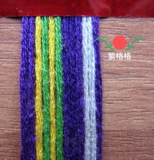 撞色反斜卷结手链 第3步