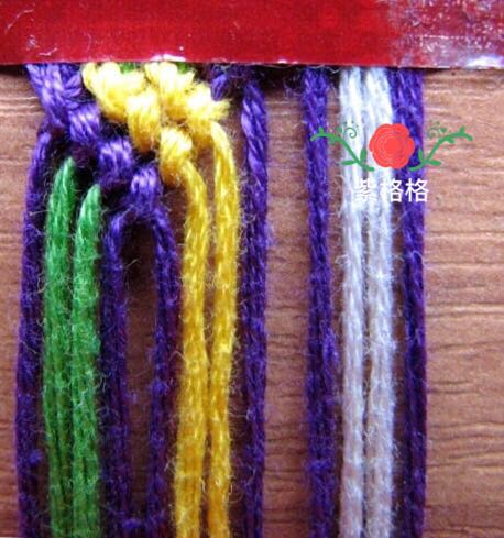 撞色反斜卷结手链 第6步