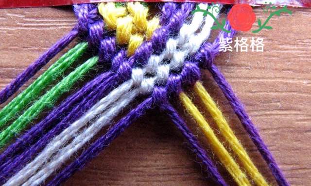 撞色反斜卷结手链 第8步