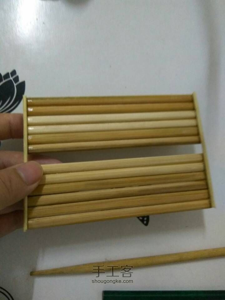 用筷子做的面巾纸盒／储物盒 第12步