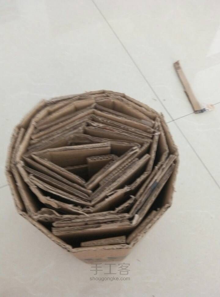 看我用纸盒子做实用凳子！！ 第5步
