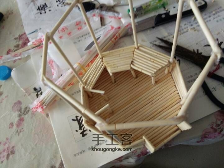筷子制作八角凉亭。 第10步
