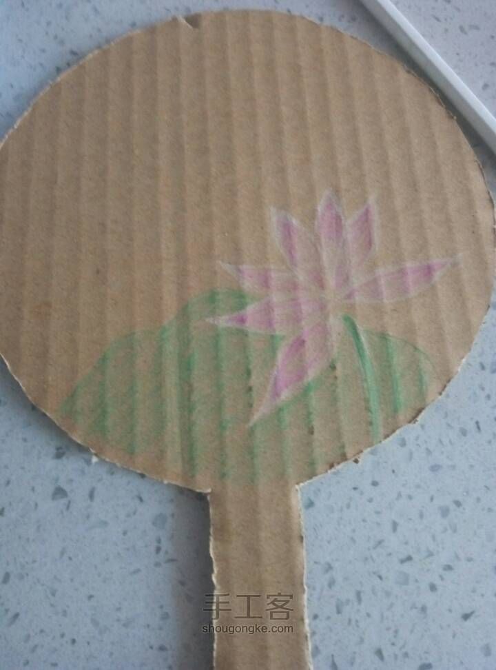硬纸板做漂亮荷花团扇 第7步
