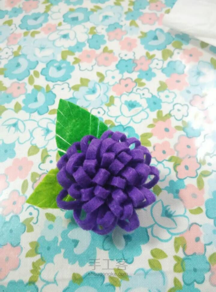 紫色不织布小花朵 第1步