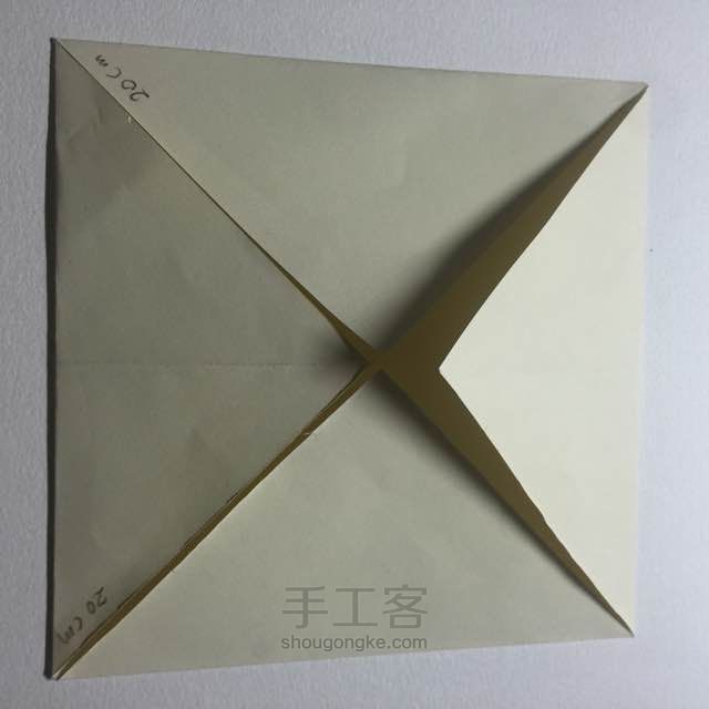 （纸盒系列八十七）一款简单纸盒折法 第3步