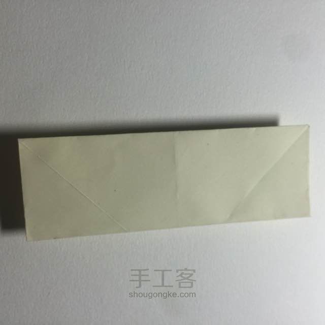 （纸盒系列八十七）一款简单纸盒折法 第4步