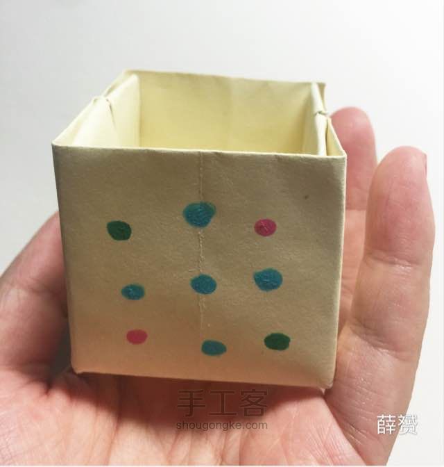（纸盒系列八十七）一款简单纸盒折法 第12步