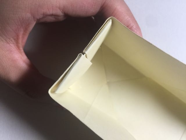 （纸盒系列八十七）一款简单纸盒折法 第9步