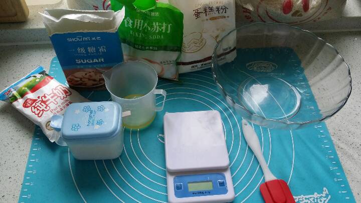 牛奶苏打小饼干 第1步