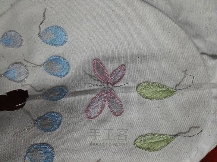 立体刺绣，蝴蝶与花 第2步