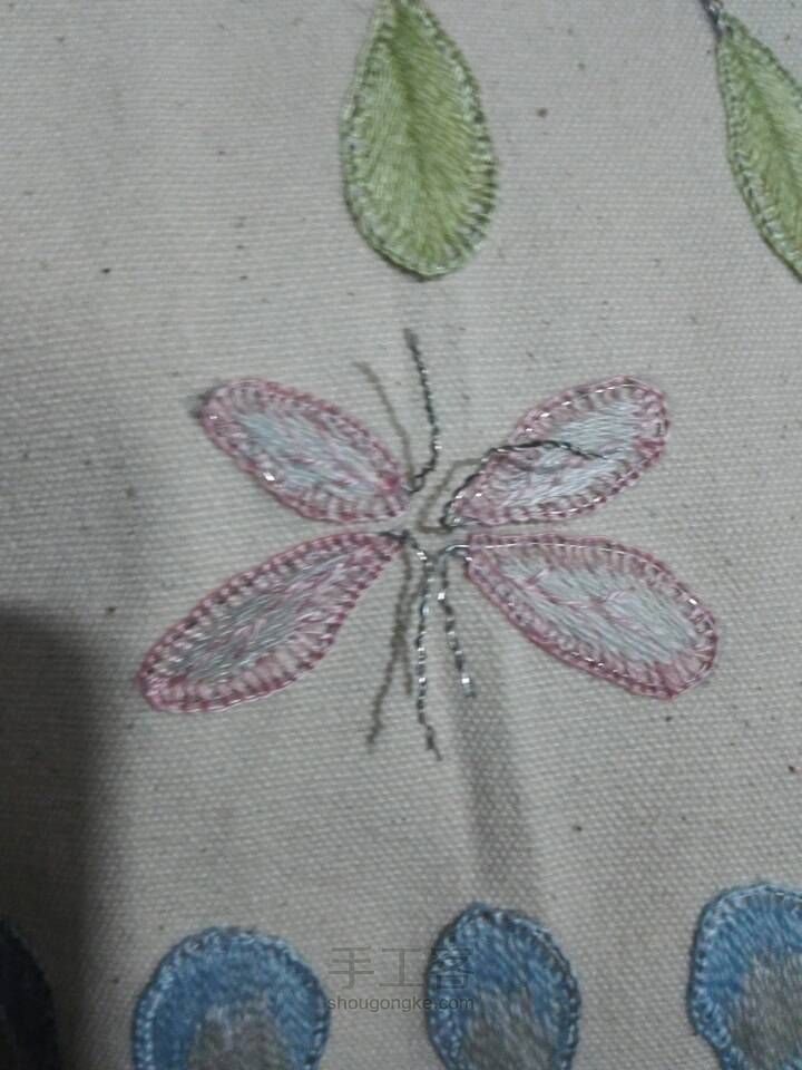 立体刺绣，蝴蝶与花 第3步