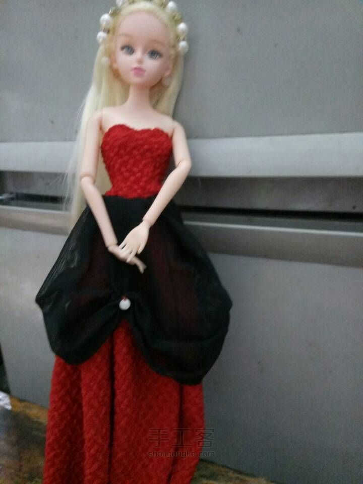 制作娃的红色裙子 第20步