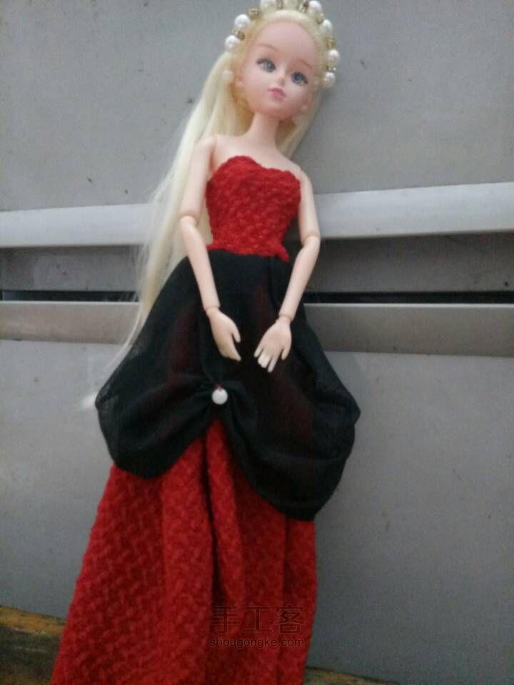 制作娃的红色裙子 第21步